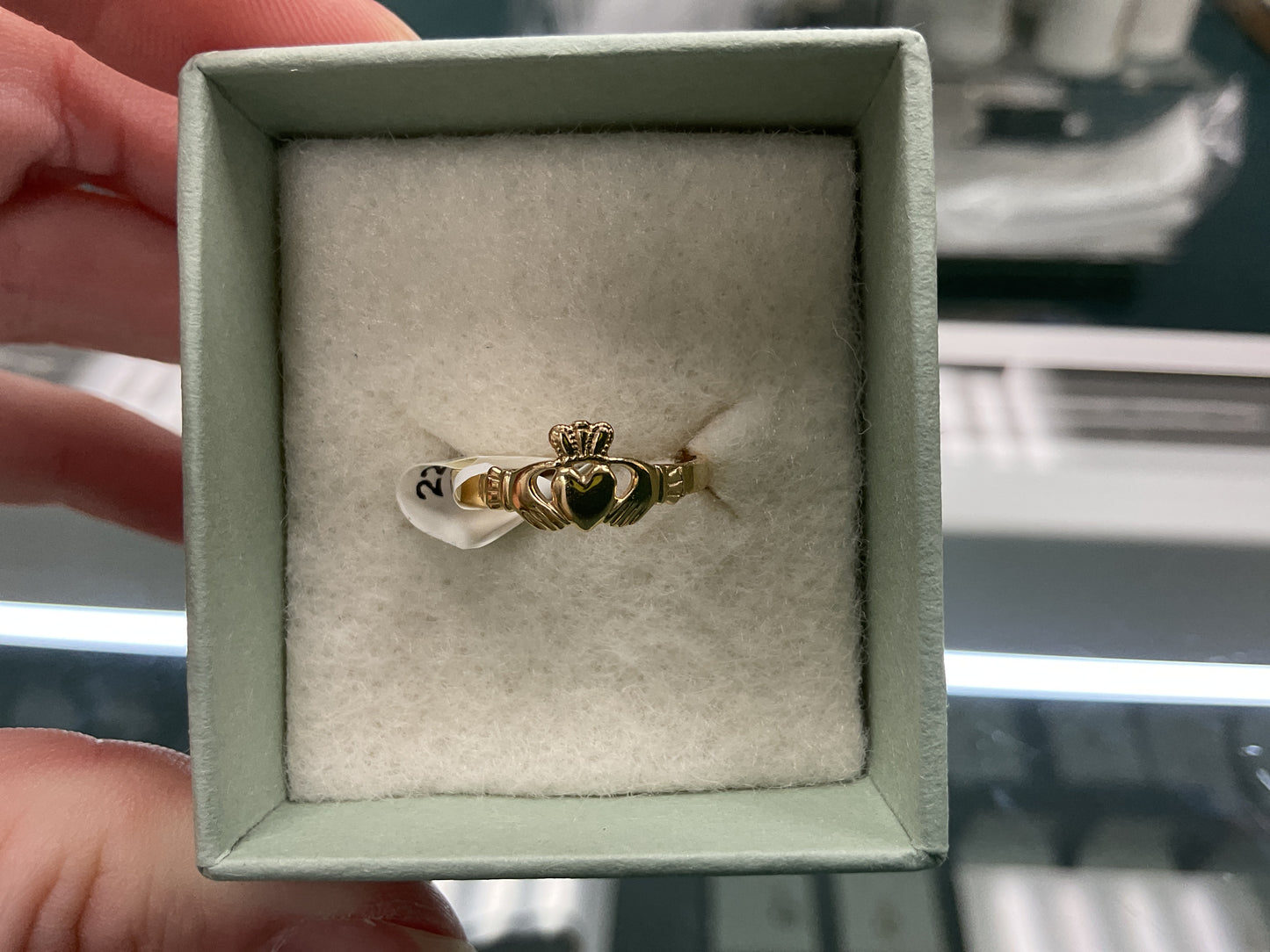 10K #226 Facet lightweight Child’s ring Size 6