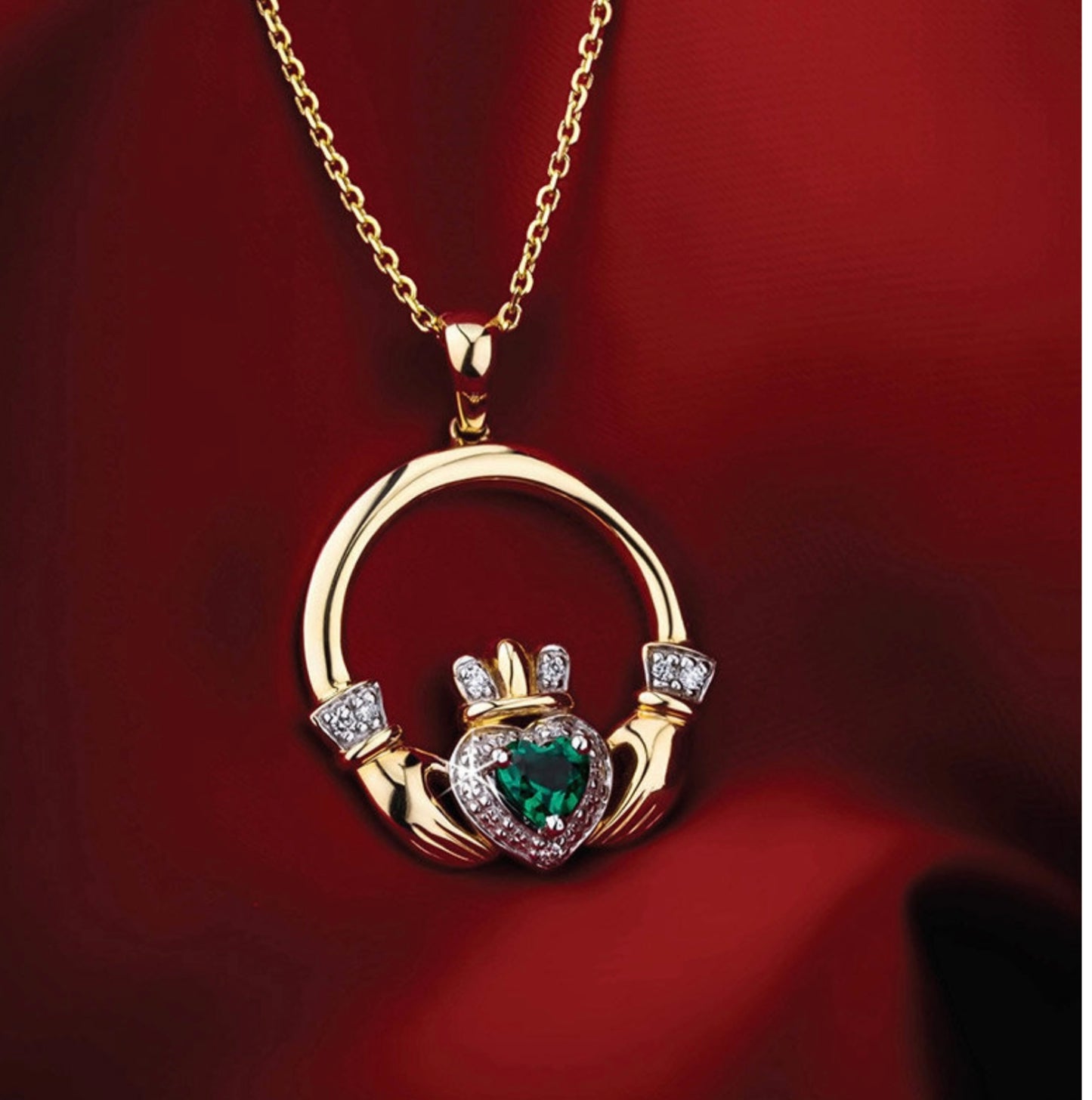 14K GOLD DIAMOND & EMERALD CLADDAGH PENDANT
Code: S46096
