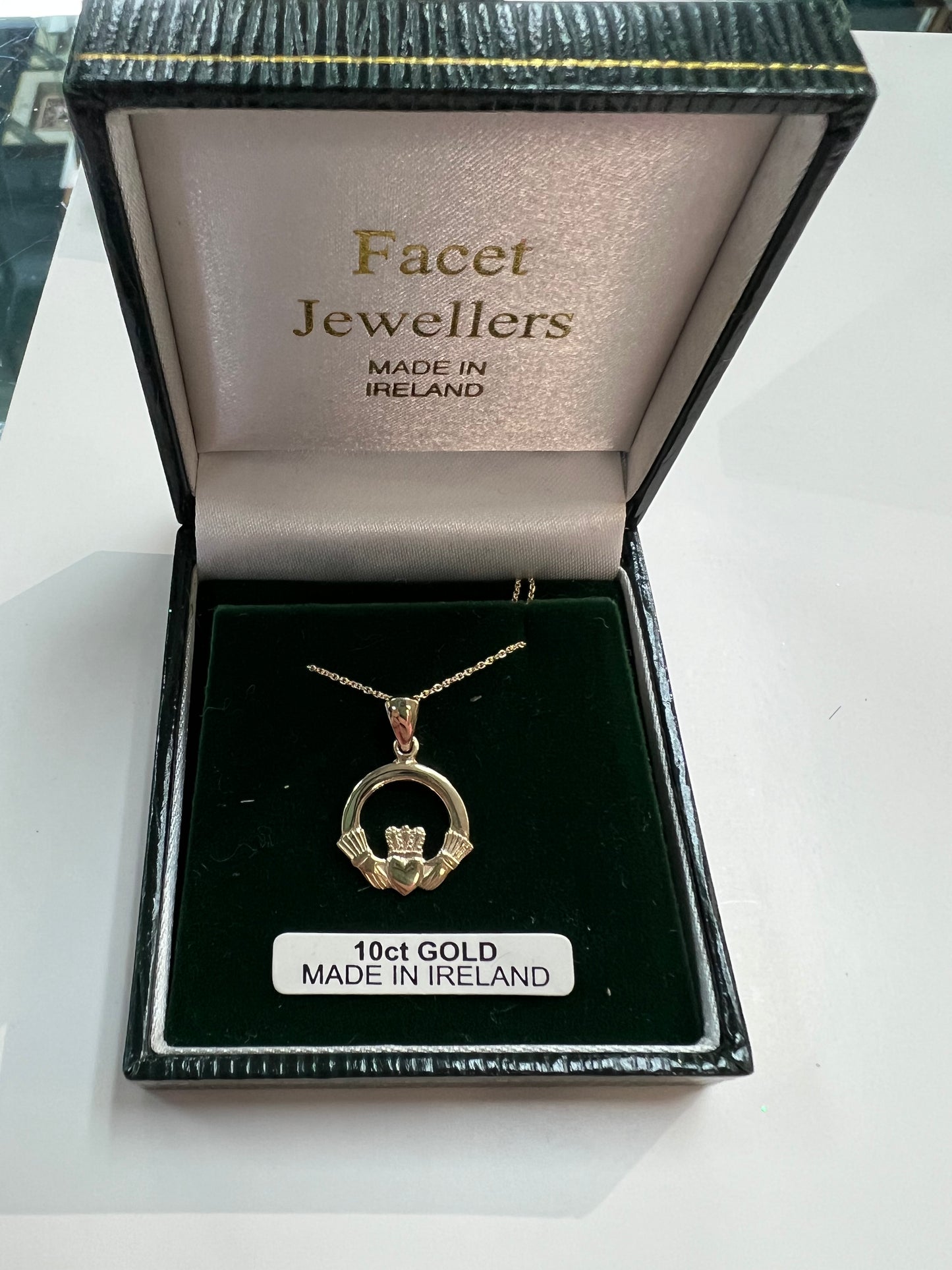 10K Gold Claddagh Pendant MA91