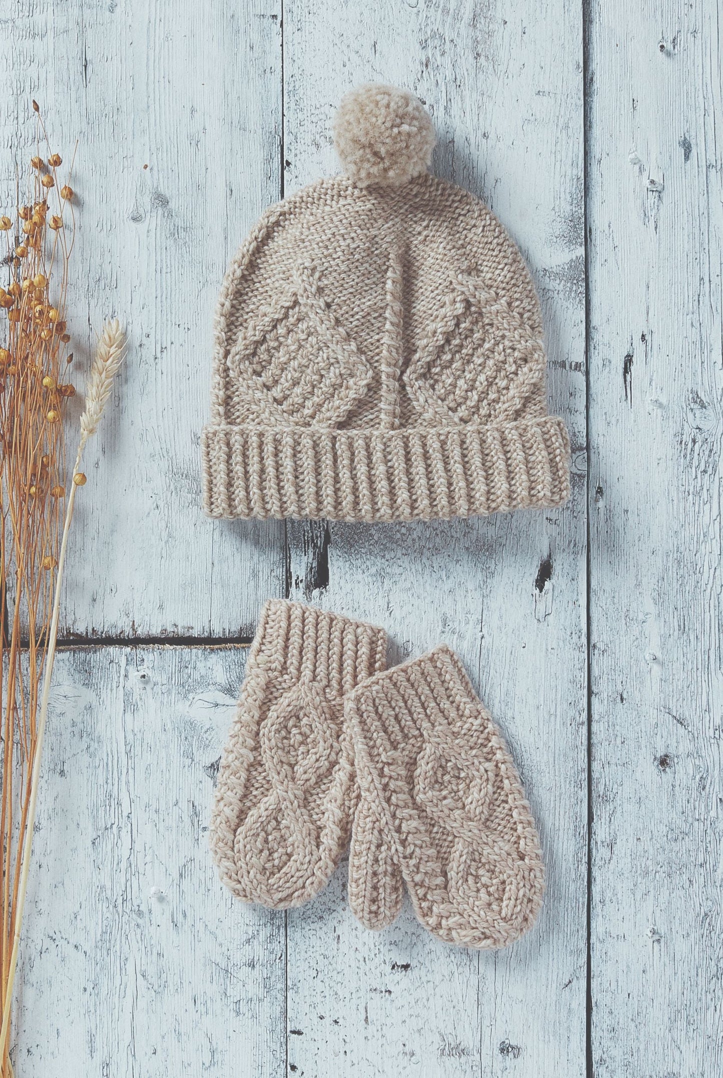 Doogea Childrens Aran Handknitted mittens -Oat S172