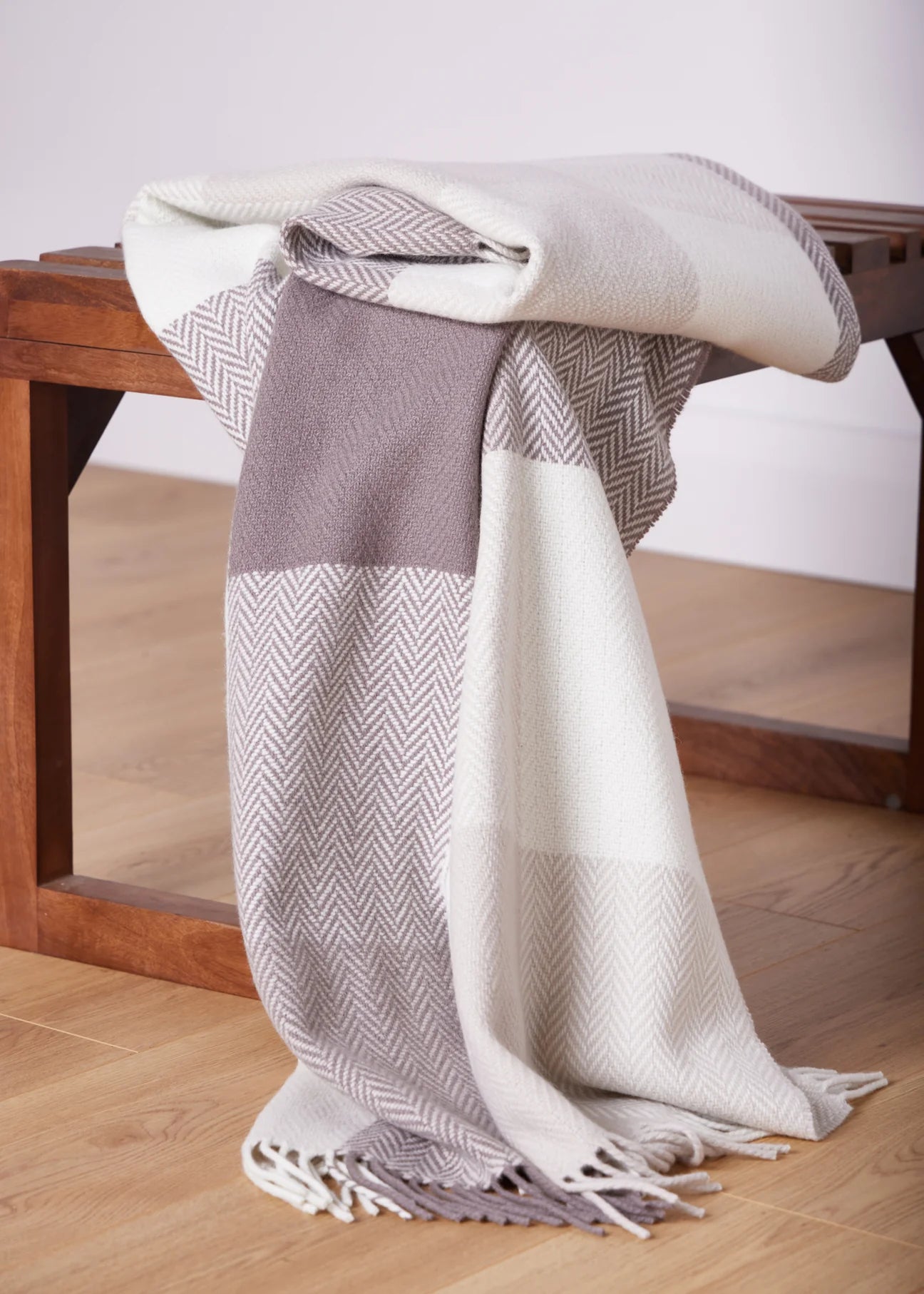 Foxford Dún na Rí Cashmere and Lambswool Throw 4036/E5