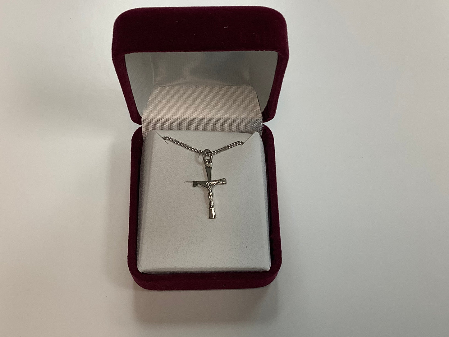 Sterling silver Small Crucifix 16”-18” chain L8013
