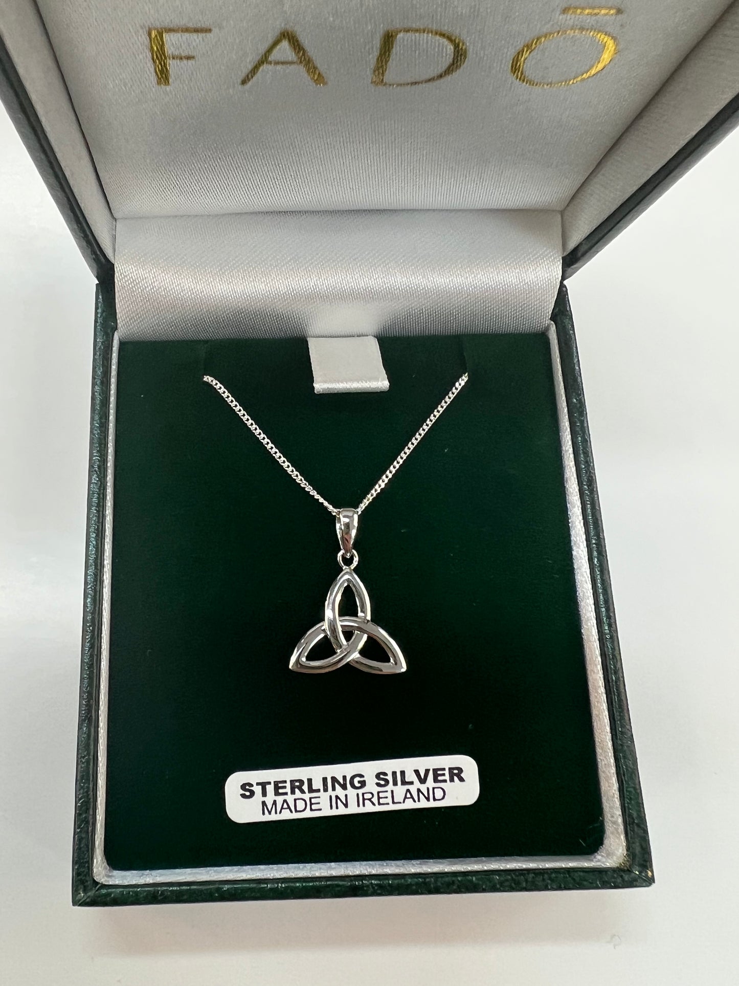 Sterling Silver Medium Trinity knot necklace P115