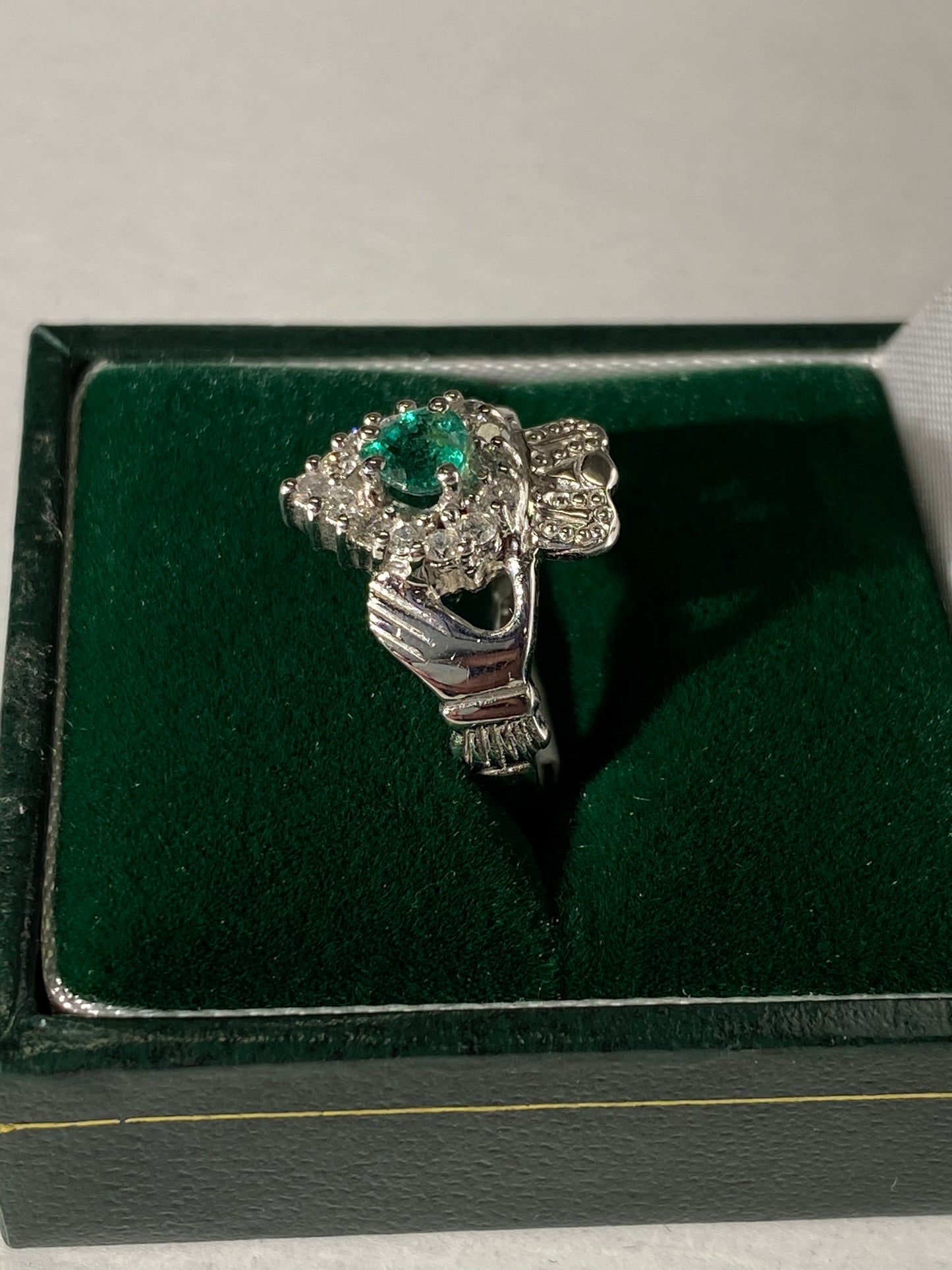 14k white gold with real emerald G362w