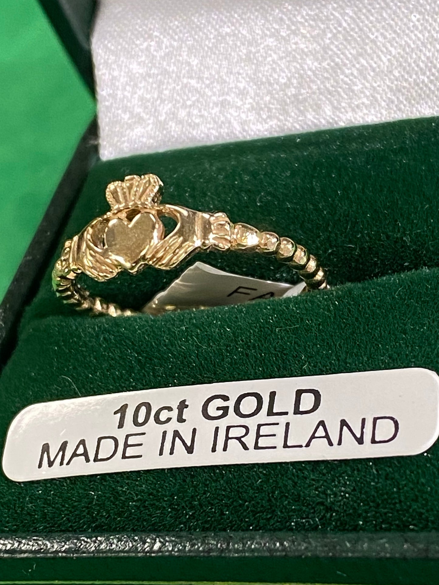 10k Facet petit beaded claddagh #375