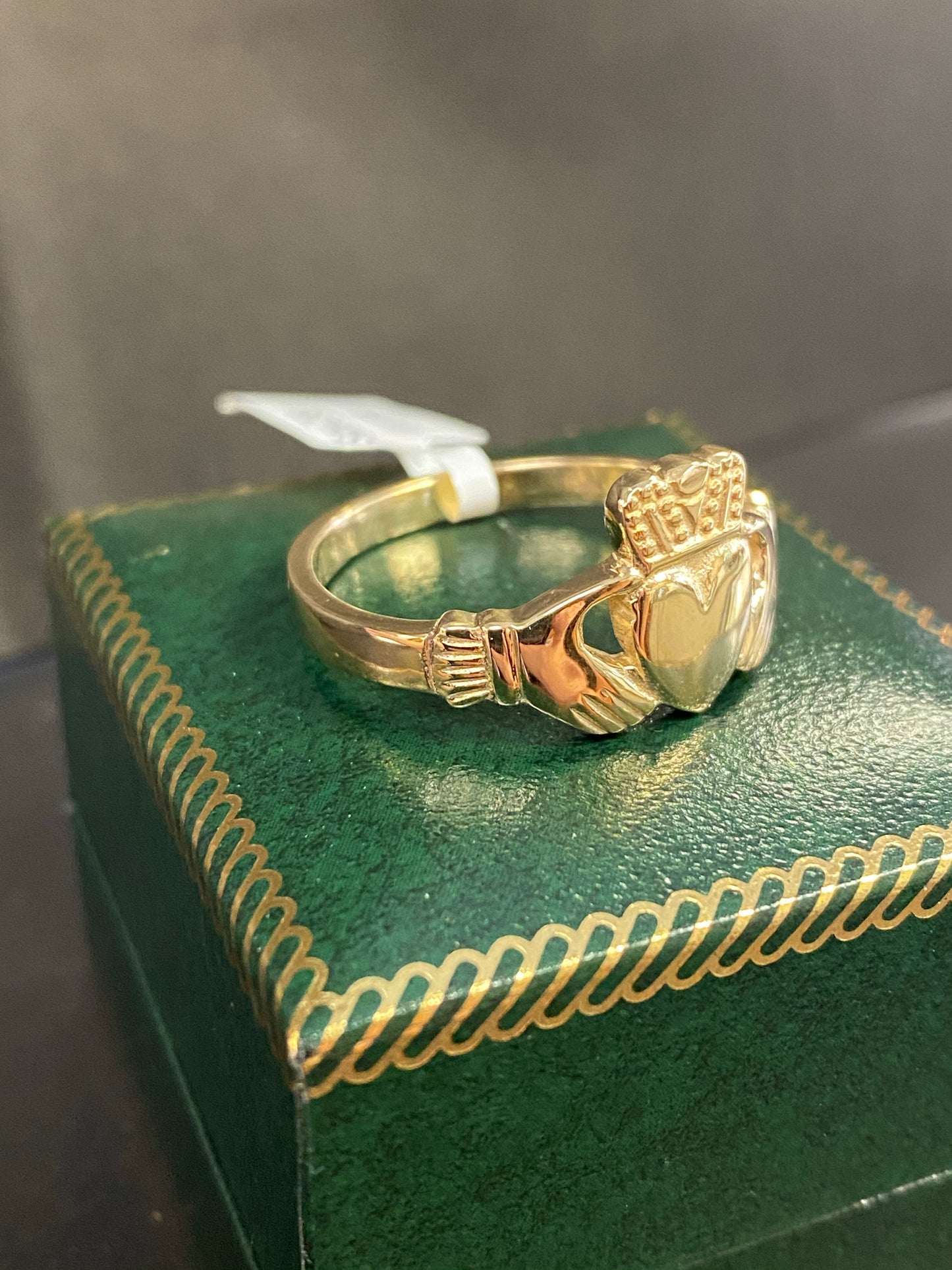 14K Facet heavy mans Claddagh 298