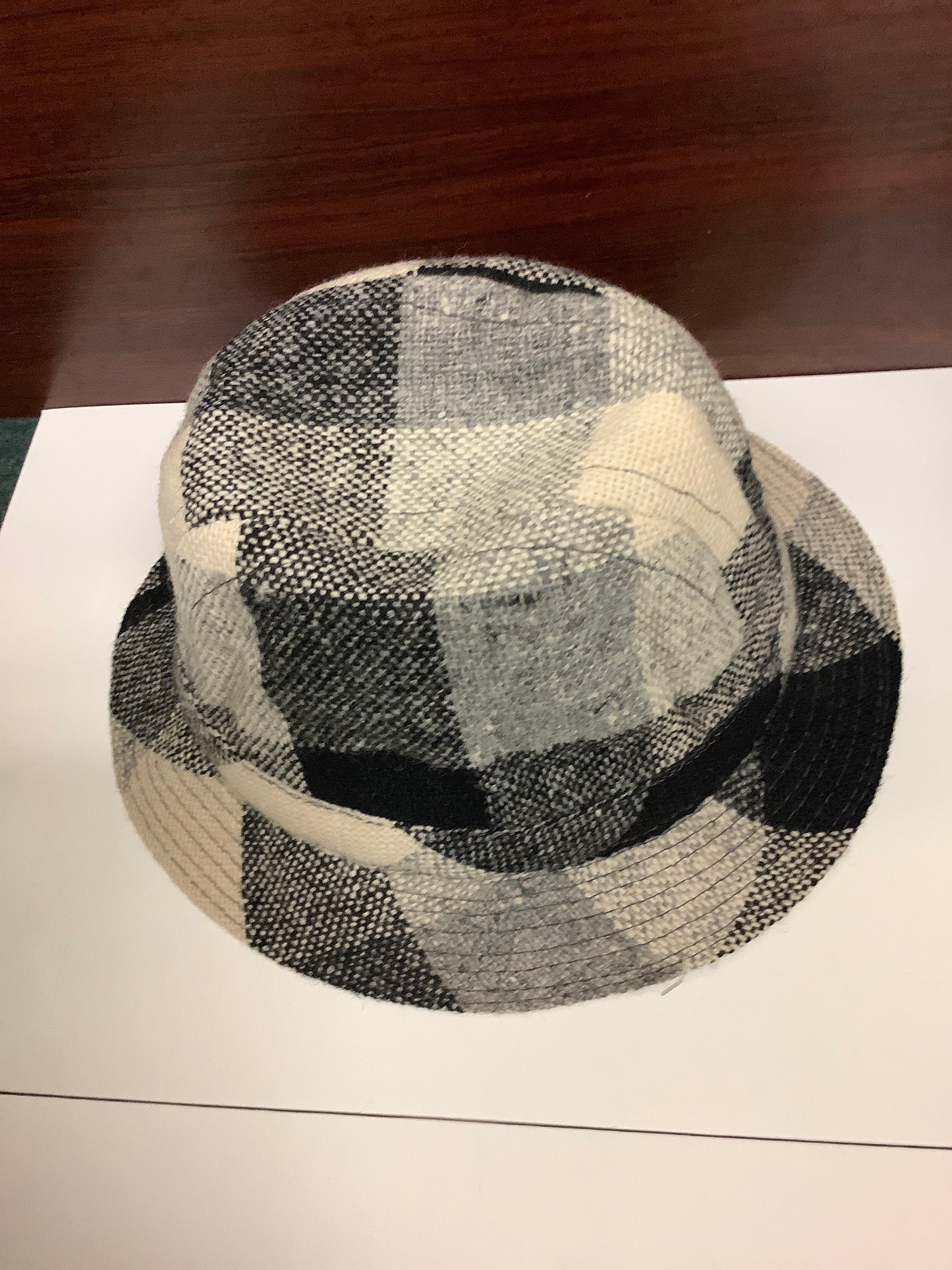 Black and white plaid walking cap