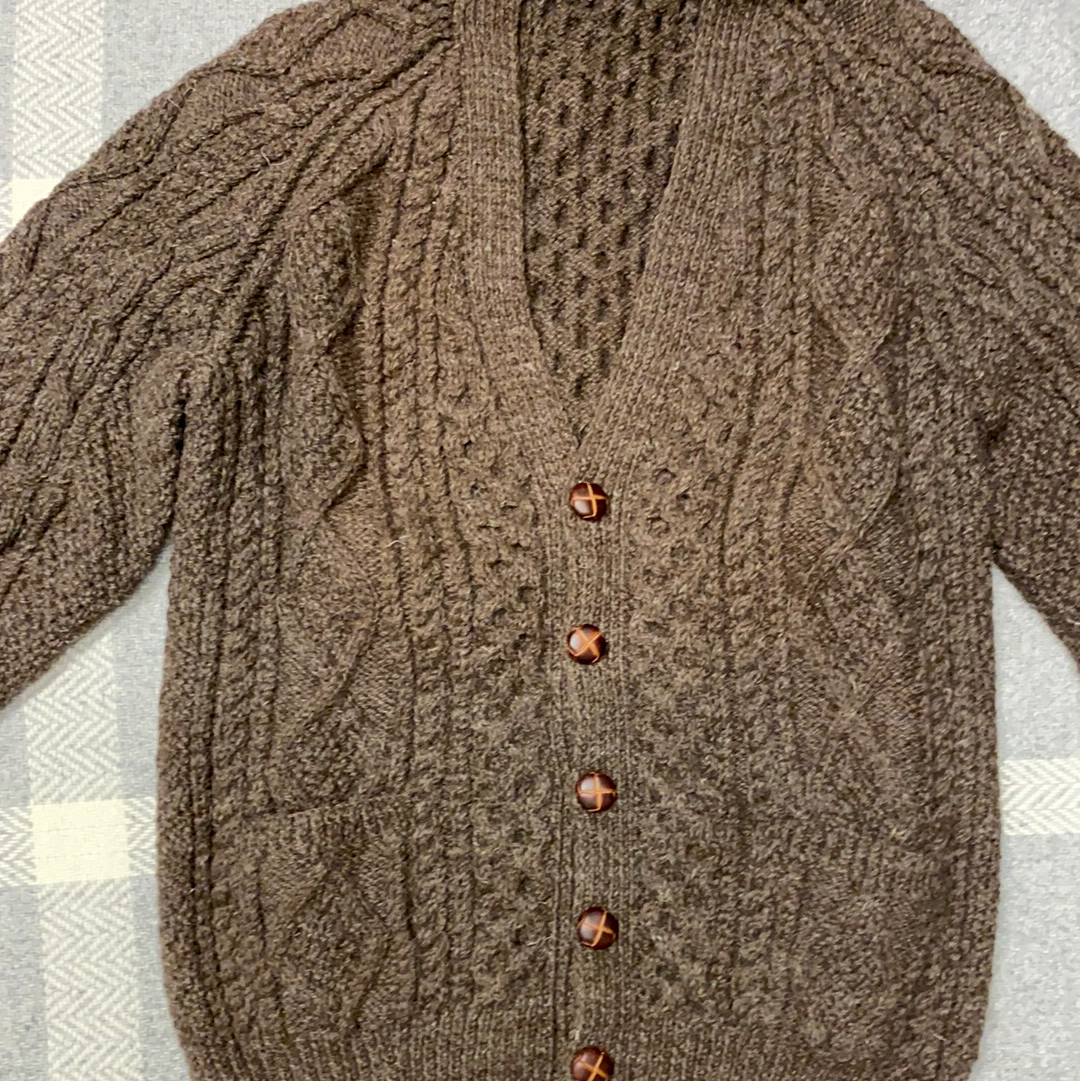 Crana hand knit cardigan color turf size 40