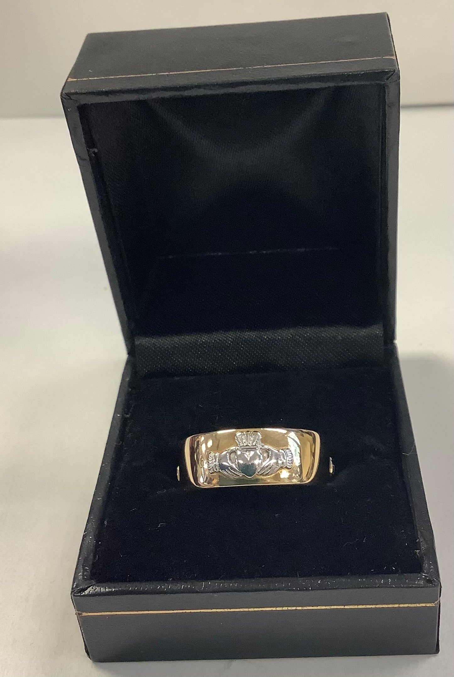 14k two tone claddagh band size 10.5 #19