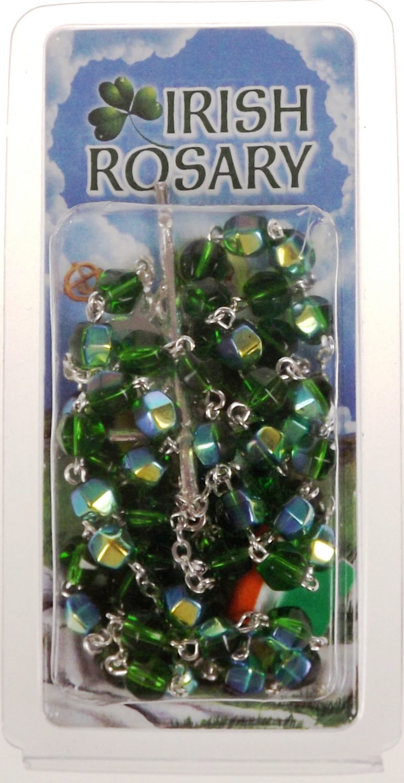 GREEN ROSARY IN HANGABLE PACK