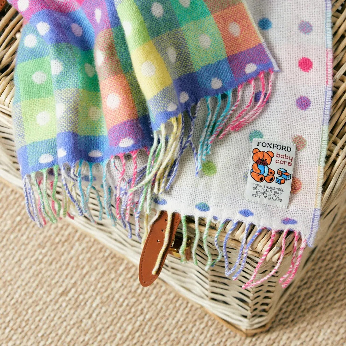 Baby Rainbow Multi Spot Throw 3656/a1