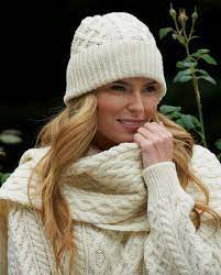 TRELLIS PATTERN MERINO HAT X4841 natural