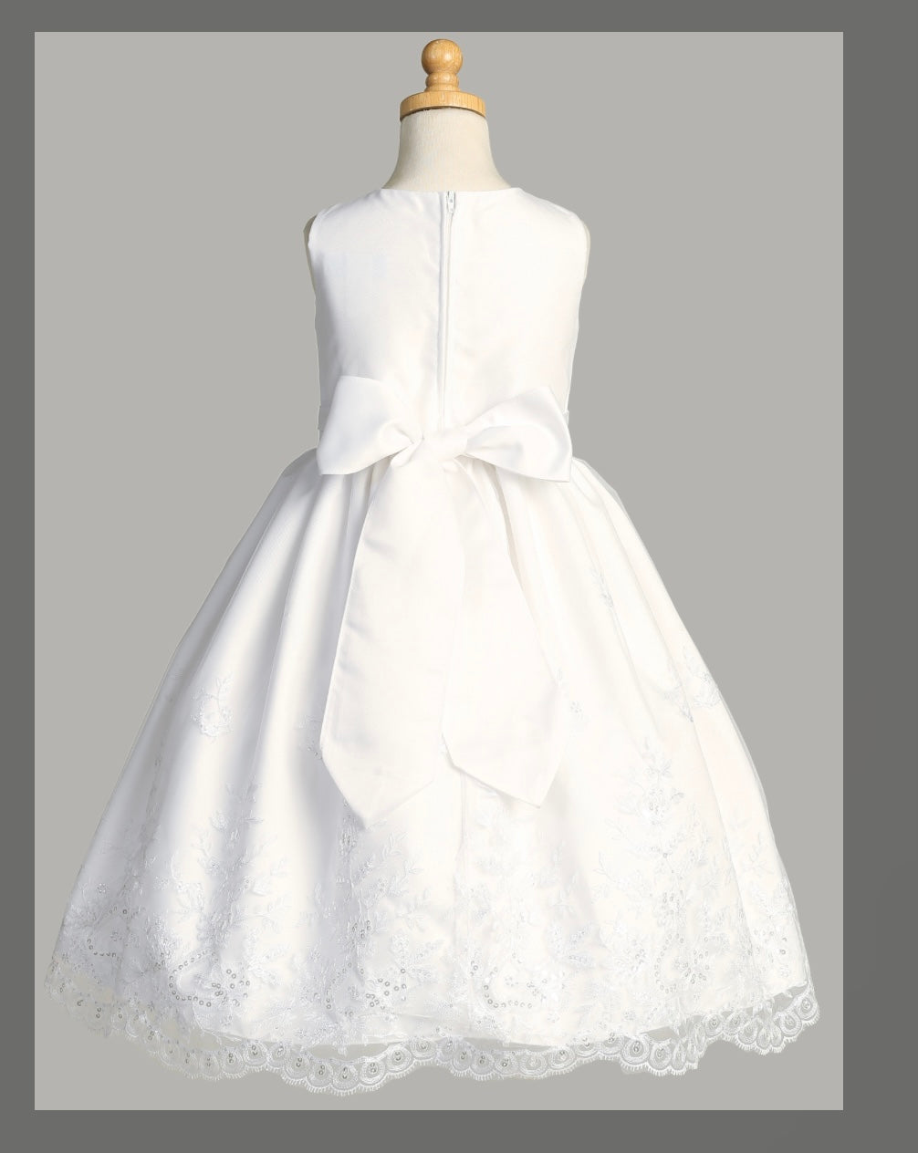 Embroidered tulle with sequins SP188