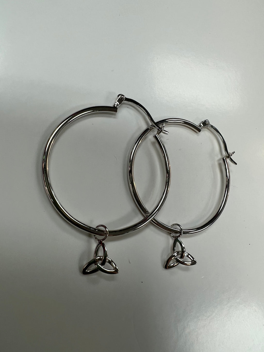 Sterling Silver medium hoops with Trinity knot A2097