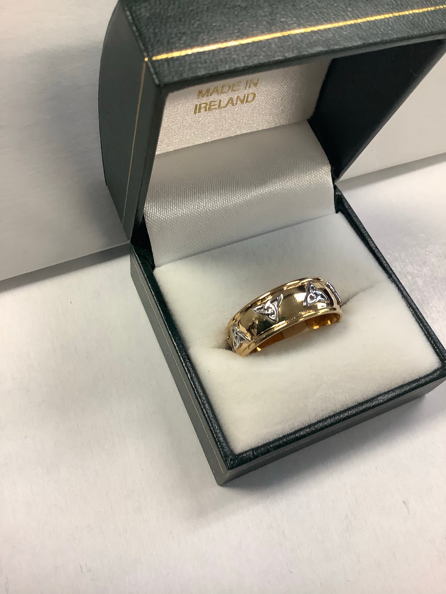 14k Corrib trinity band size 10.5 #32