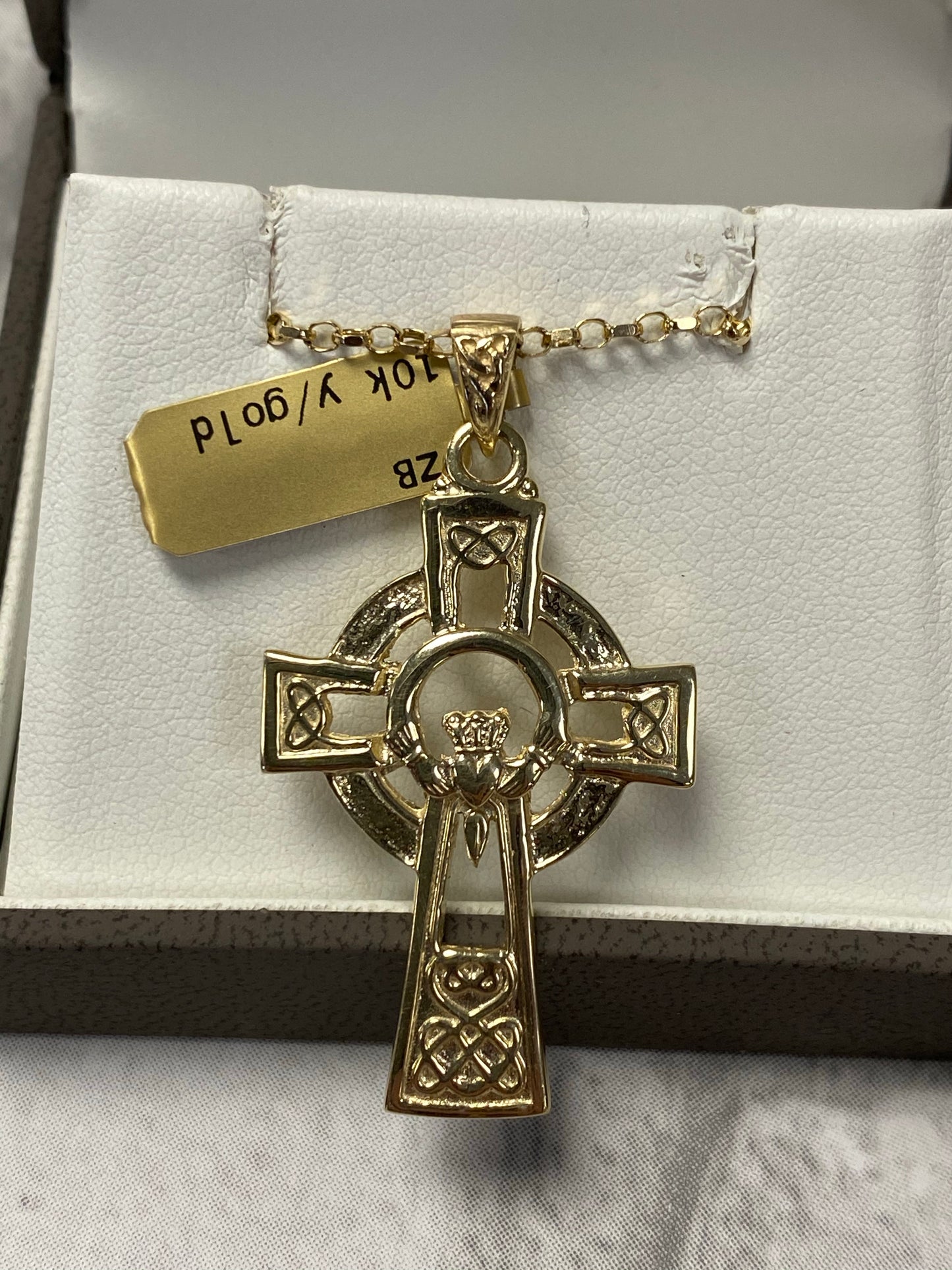 10k yellow gold Celtic Cross with claddagh center 18” chain 10CR074