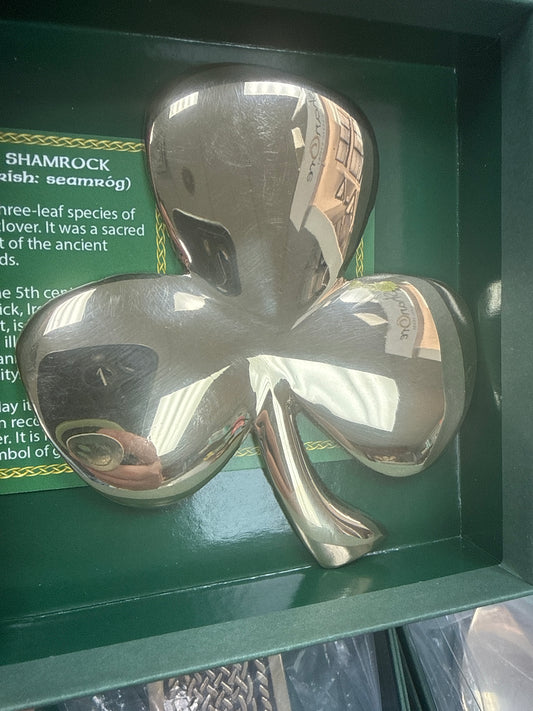 Brass shamrock with blessing on back spw10