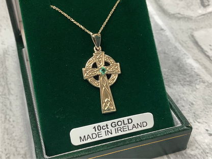 10K Celtic Cross with real emerald MA63