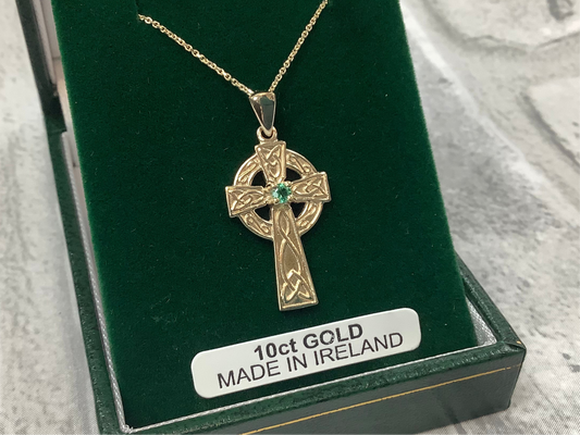 10K Celtic Cross with real emerald MA63