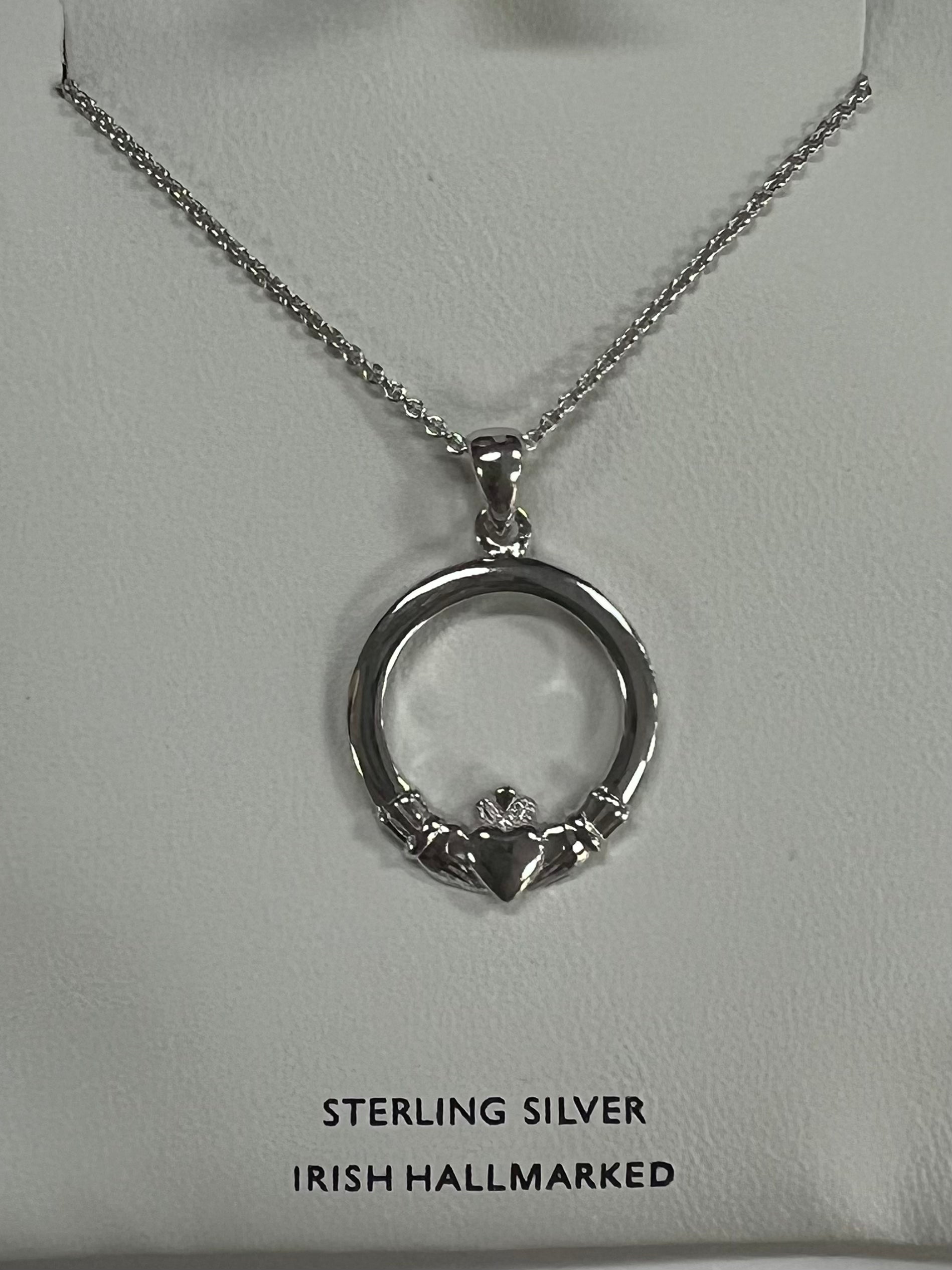 Sterling Silver Medium Claddagh A1102