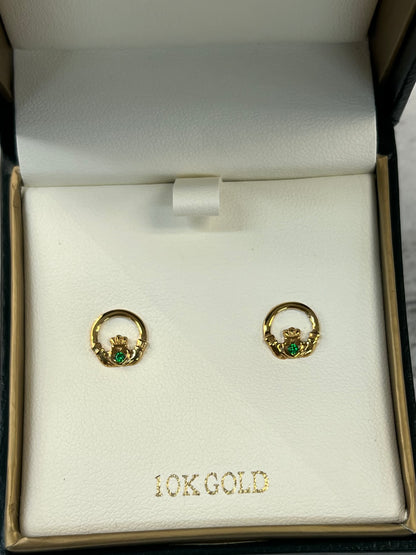 10K GOLD CLADDAGH STUDS WITH GREEN STONE S34236