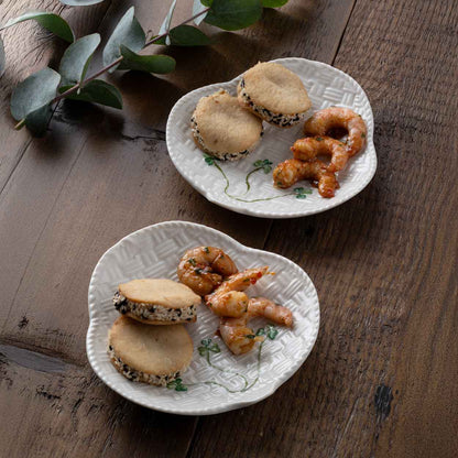 Belleek Shamrock Canapé Plate 1310