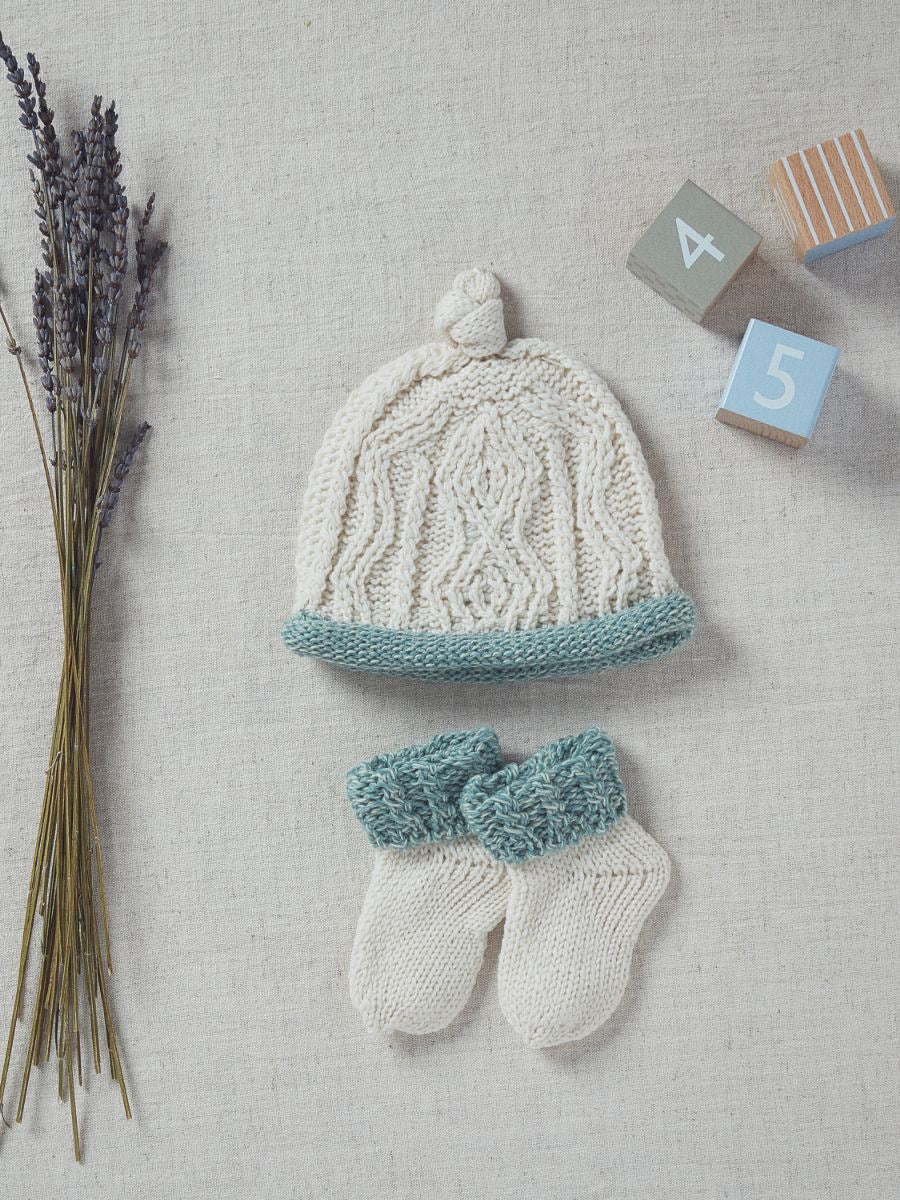 Baby Knitted hat and booties B487 B484