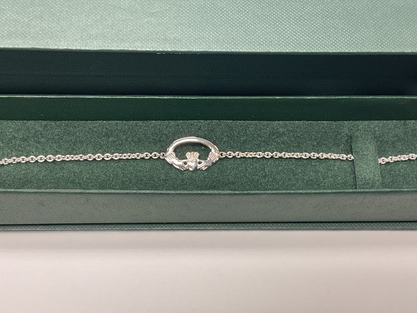 Facet Sterling Silver Single Claddagh Bracelet BMA59