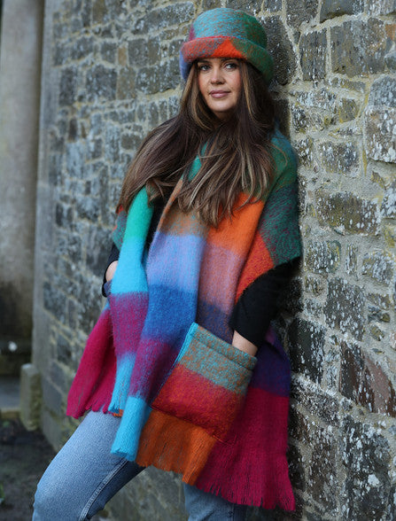 NEW …. Wool Pocket stole plush