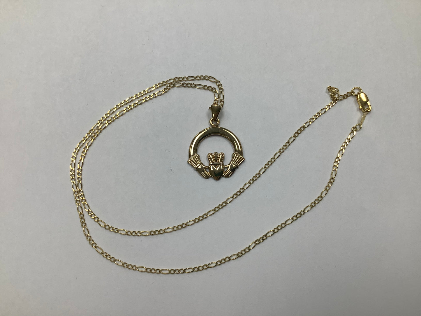 10K Claddagh pendant MA92