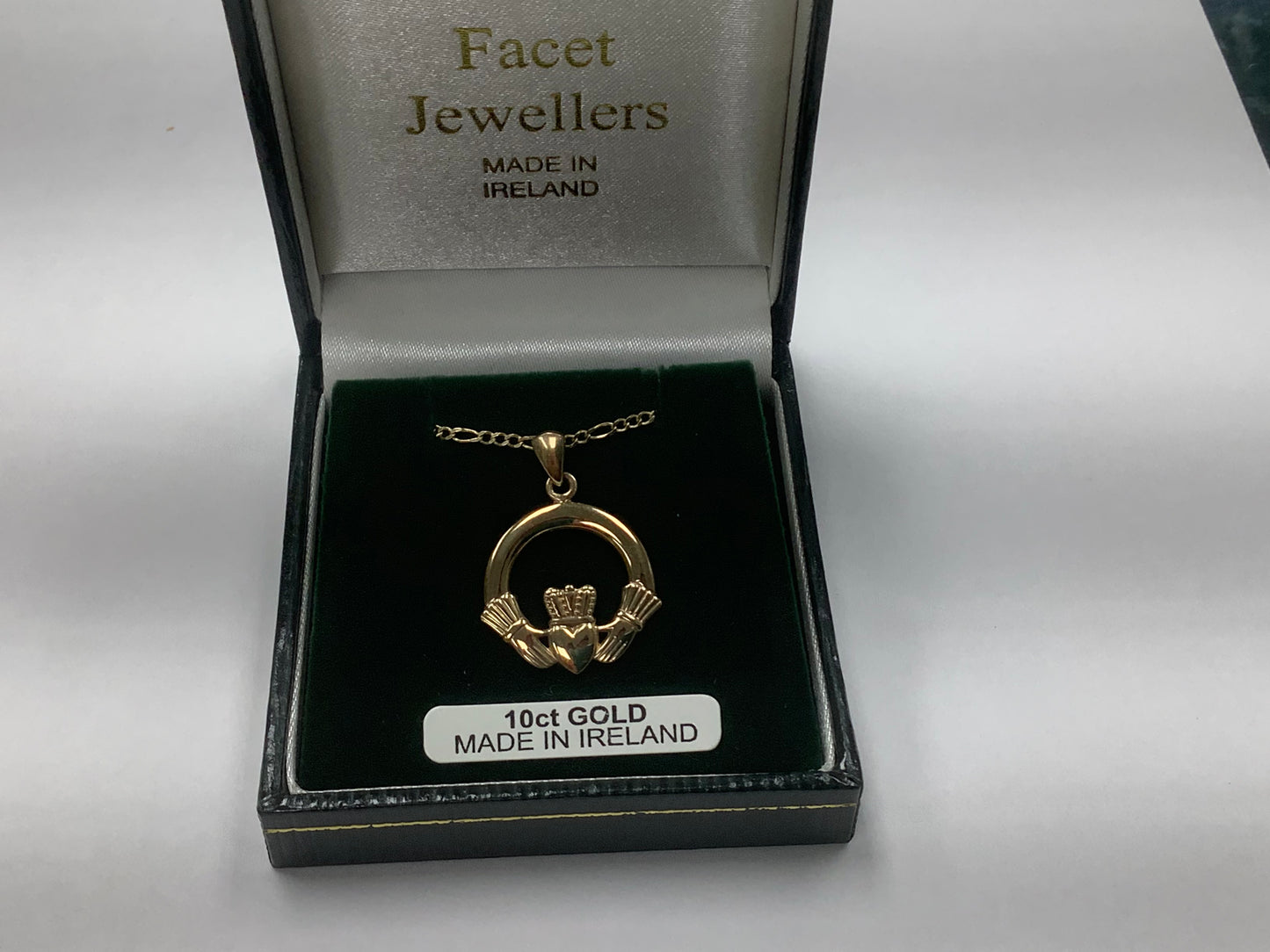 10K Claddagh pendant MA92