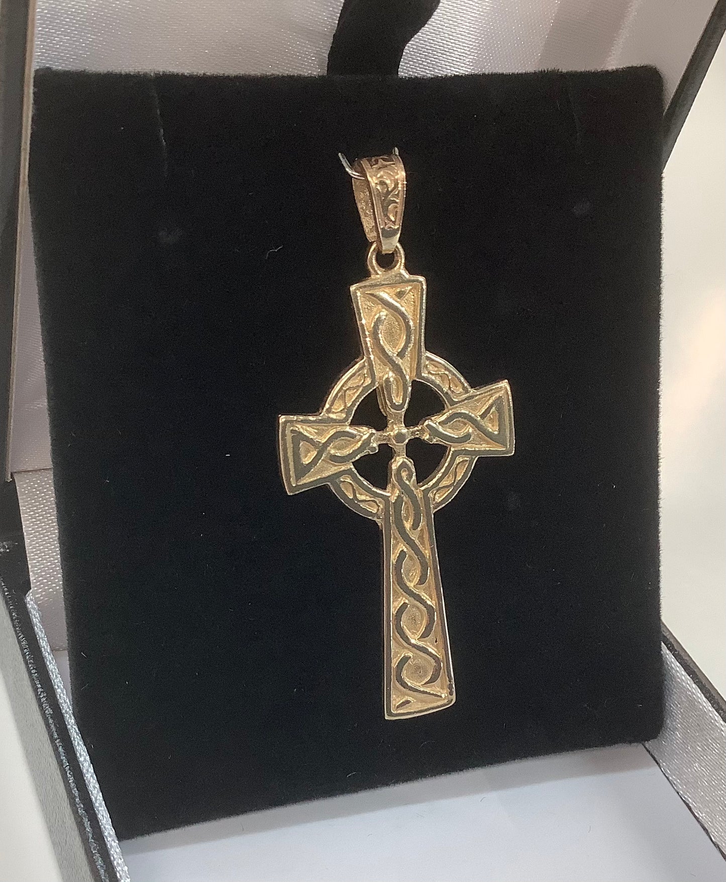 10K Large Celtic Cross Pendant GMA16