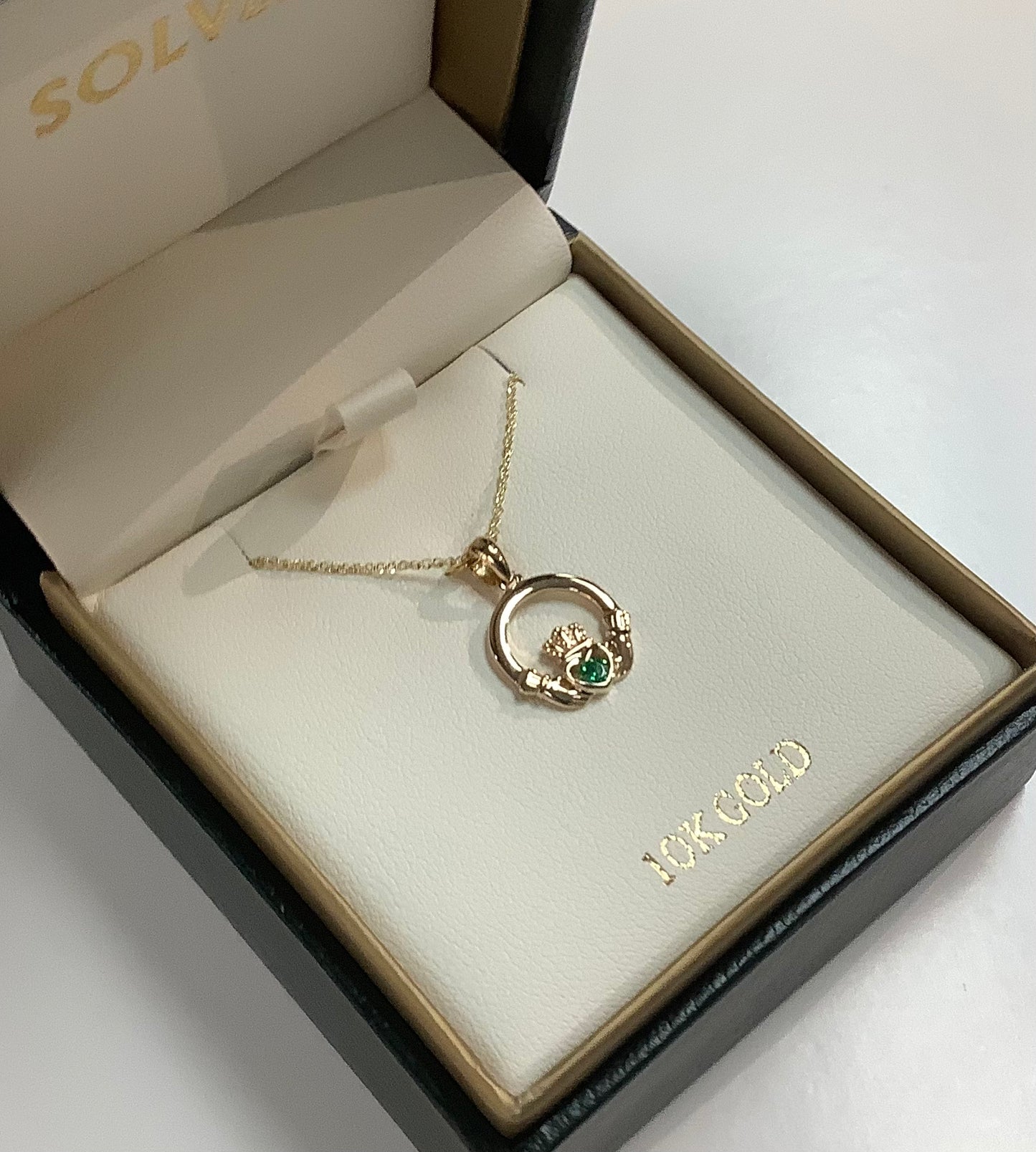 10K Claddagh with Emerald heart S47025