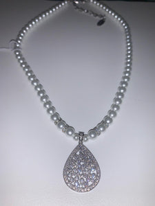 Pearl Necklace with Encrusted Crystal