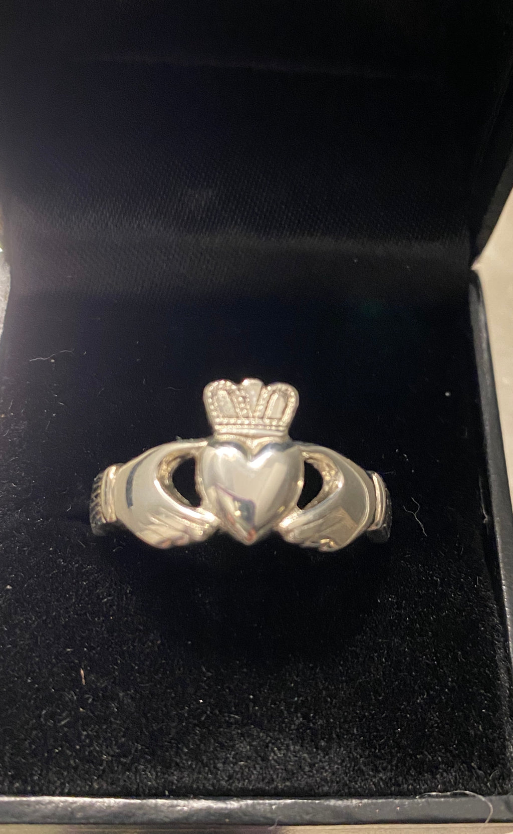 Silver gents claddagh SCL525