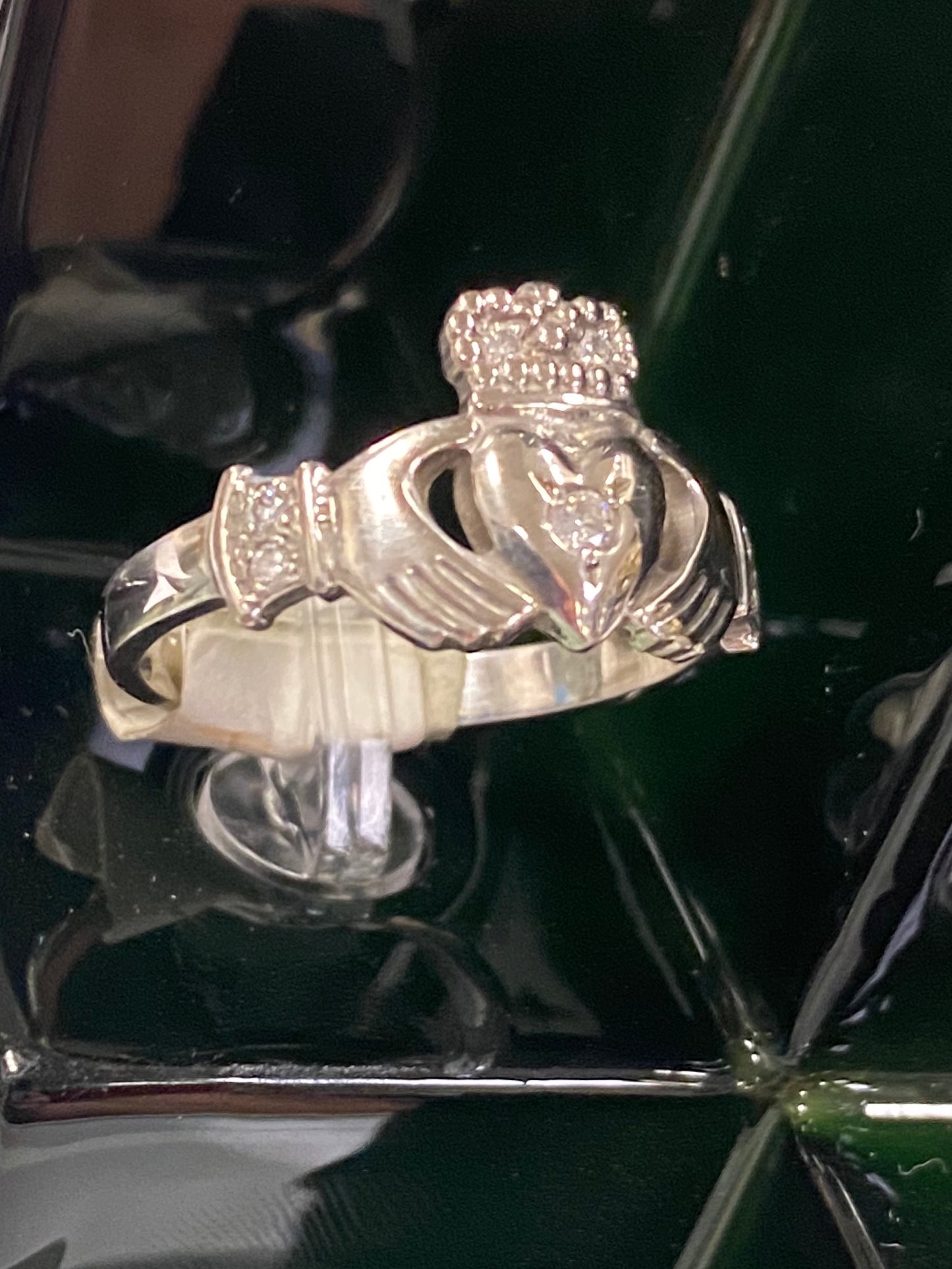 14k mans white gold with diamond claddagh size 11