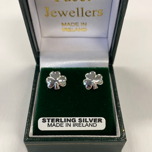 Sterling silver shamrock studs MA172