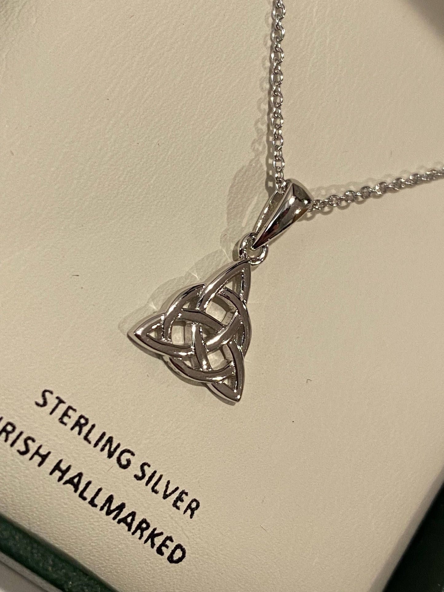 Sterling silver trinity pendant A1058