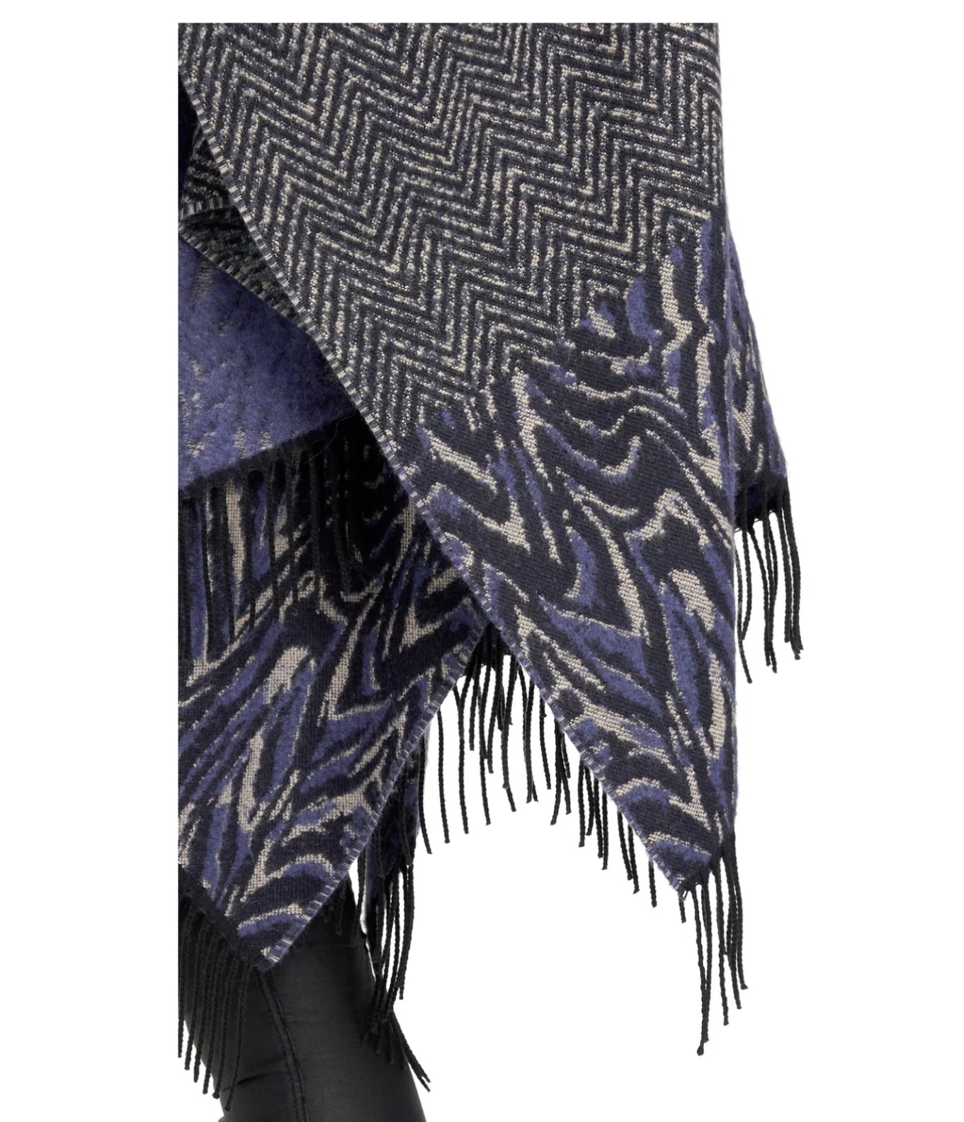 Fringed Shawl in Herringbone 9224 519803