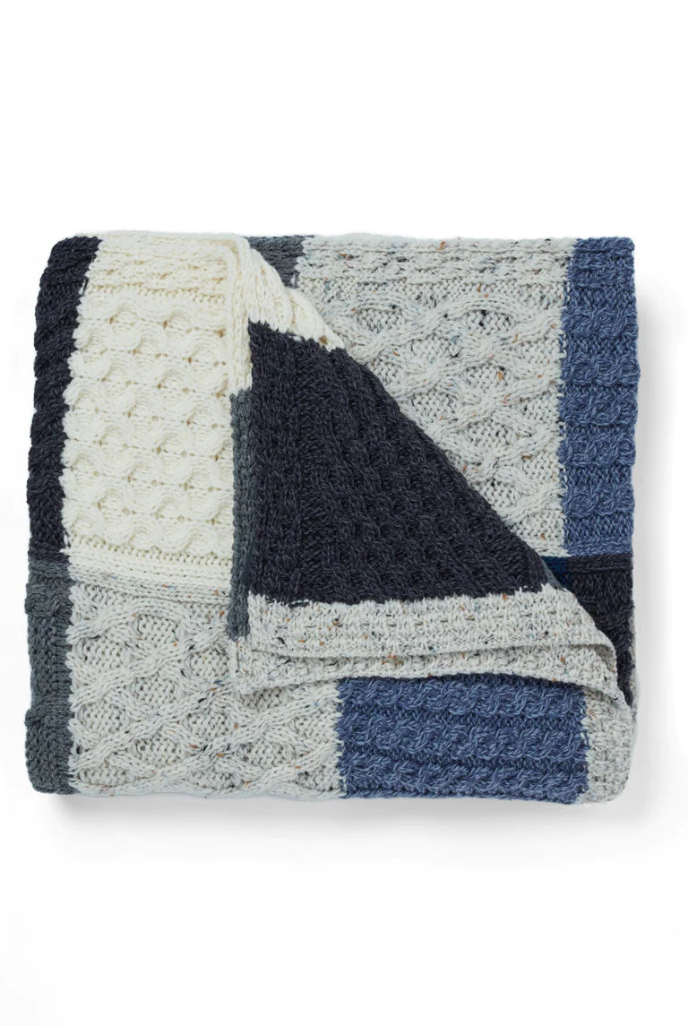 Intarsia throw B307 854 - Blue/Grey/Cream