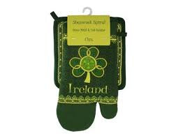 Shamrock spiral oven mitt and pot holder