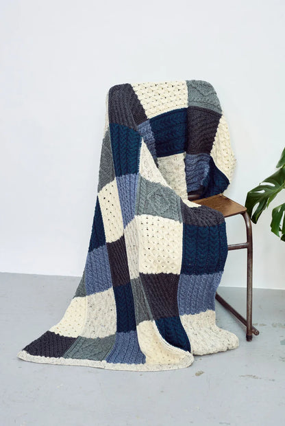 Intarsia throw B307 854 - Blue/Grey/Cream