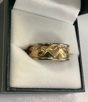 14K Gents two tone two heart Celtic band size 10.5 #31