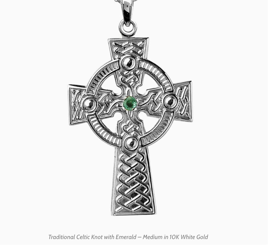 10K White Gold Traditional Celtic Knot with Emerald – Medium C601