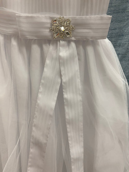 Size 8 white dress #482T