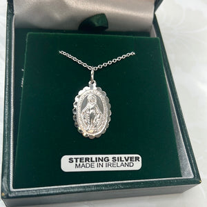 Sterling Silver miraculous medal scalloped edges medium size S EDB23