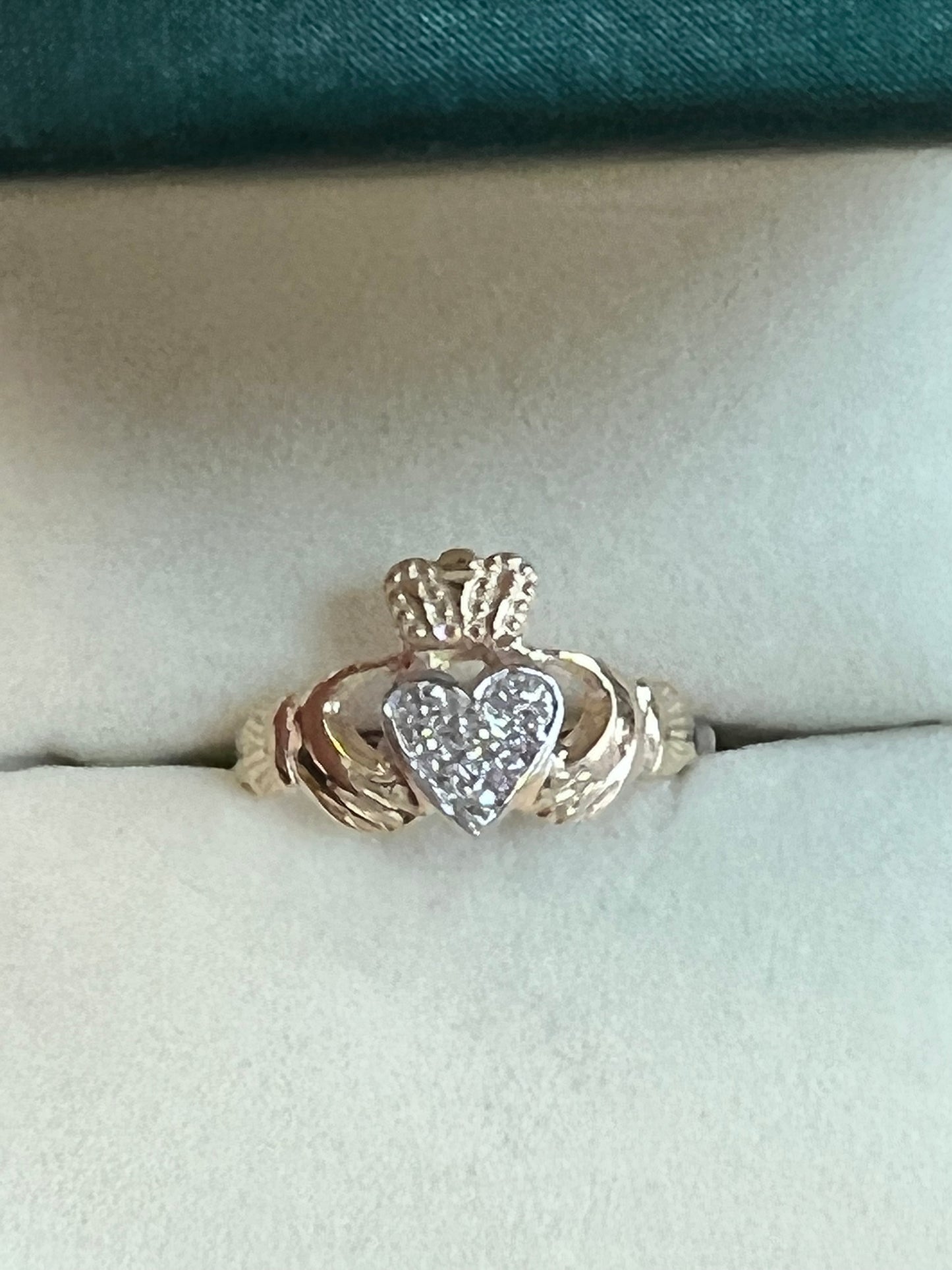 14K Gold Diamond set heart 363y